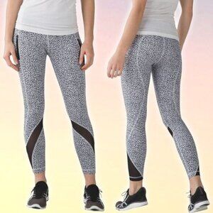 LULULEMON Inspire Tight II Mesh Size 6 Miss Mosaic White / Black